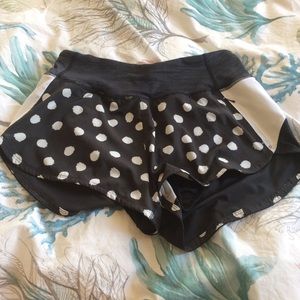 Outdoor voices shorts small